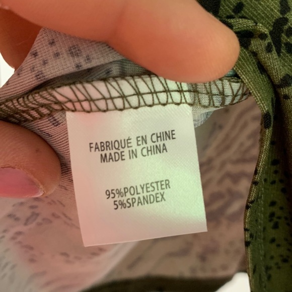 Lily Morgan Green & Black Splotchy Off-Shoulder Top NWT - Picture 8 of 8